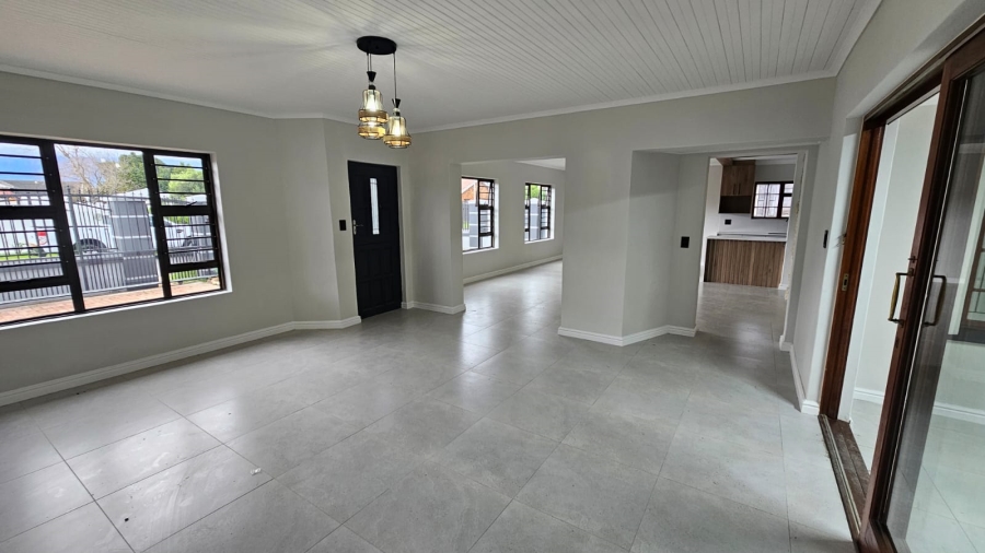 3 Bedroom Property for Sale in Dobson Western Cape